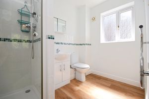 EN SUITE- click for photo gallery